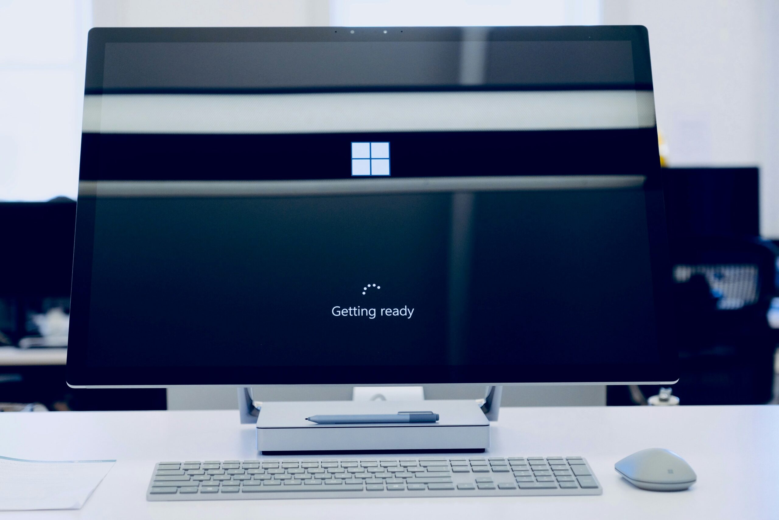 Windows 10 desktop computer showing 'Getting ready' screen, symbolizing the need to prepare for upgrade